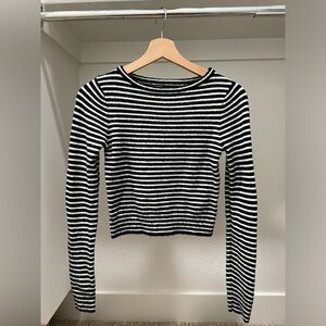 Amuse Society Black & White Cropped Sweater